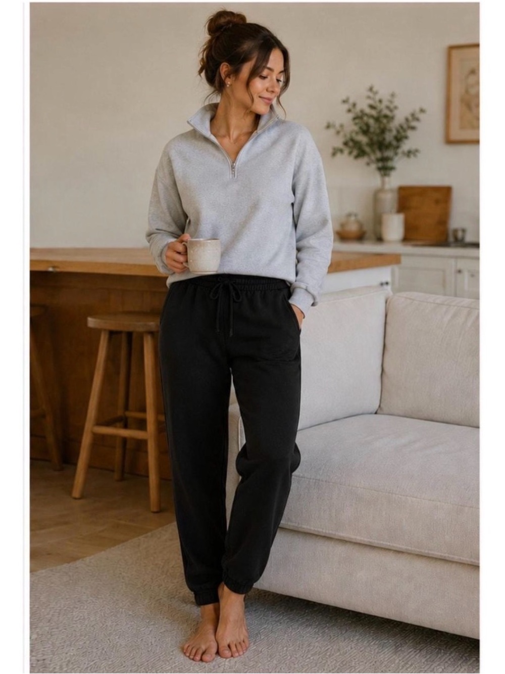 TNA Aritzia Black CozyAF Fleece Joggers